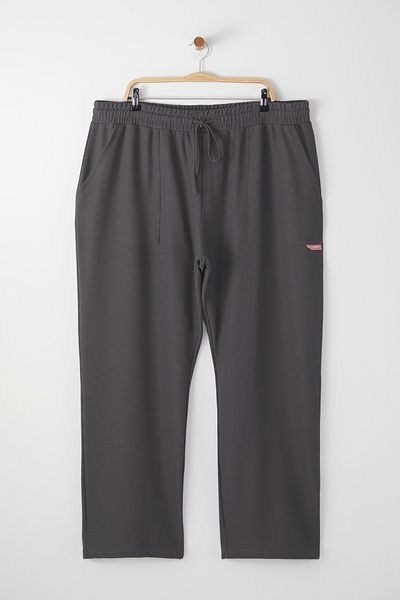 Trendyol Collection Anthrazitfarbene, übergroße/breit geschnittene, strukturierte Jogginghose mit weitem Beinaufkleber in Übergröße