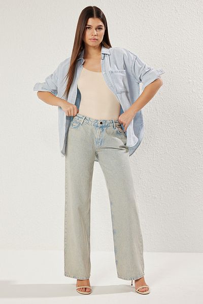 Trendyol Collection Blugi Boyfriend cu talie joasă albastru deschis TWOSS25JE00077