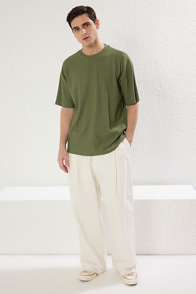 Trendyol Collection Khakifarbenes Premium-Oversize-T-Shirt mit Rundhalsausschnitt und kurzen Ärmeln, strukturiertes Ottoman-T-Shirt TMNSS23TS00081