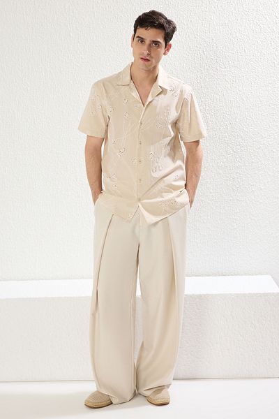 Trendyol Collection Καλοκαιρινό πουκάμισο με κοντό μανίκι κανονική εφαρμογή TMNSS25GO00017