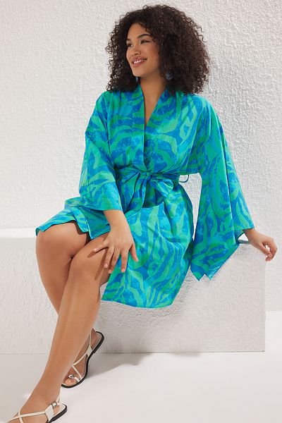 Trendyol Curve Kimono și caftan albastru cu mini curea de mărime mare - TBBSS25DE00004