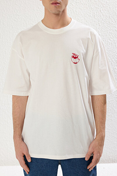 Trendyol Collection Ecru Oversize/Wide Cut Fruit bedrucktes T-Shirt aus 100 % Baumwolle TMNSS25TS00030
