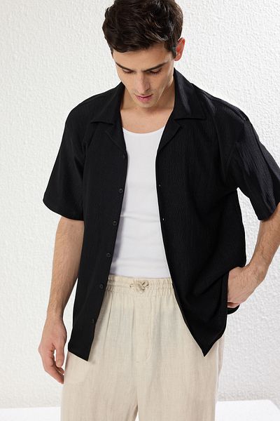 Trendyol Collection Черна огромна текстурирана еластична удобна риза от трикотаж Tmnss25Go00006