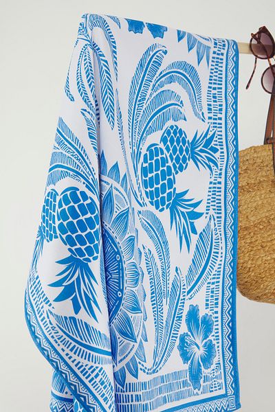 Trendyol Collection Πετσέτα θαλάσσης με μπλε τροπικό σχέδιο TBESS25PH00000