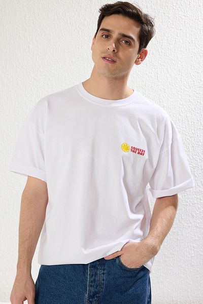 Trendyol Collection Λεμόνι εμπριμέ λευκό βαμβακερό μπλουζάκι - TMNSS23TS00089