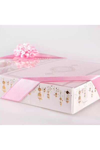 nurfem Kuran +  Seccade +  Tesbih Hediye Seti (Hafız Boy, Termo Deri, Desenli Kutu, Toz Pembe)