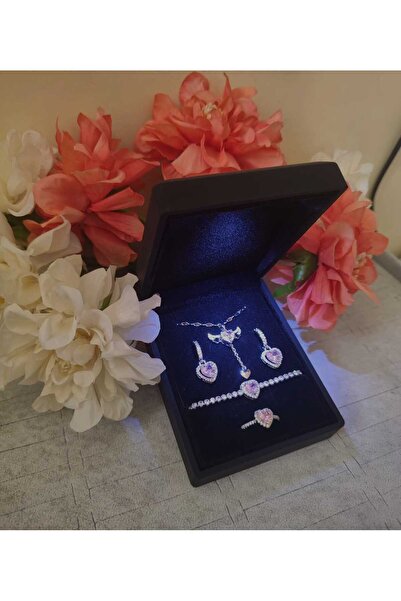 HKN AVM ACCESSORİES Işıklı Kutuda  Gümüş Yüzük Bileklik Küpe Kanatlı Hareketli Kolye Ciddi Ilişki Yüzüğü Set Kombin