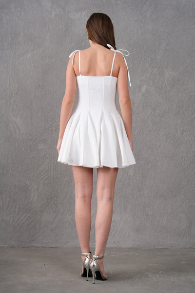 vuvutasarım Δεμένο Atlas υφασμάτινο λεπτό λουράκι στράπλες λευκό φόρεμα επιστροφής στο σπίτι - 164