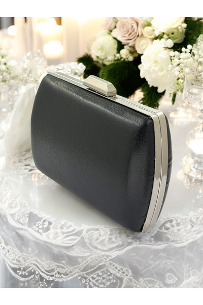 Biçanta Geanta de seara metalica din piele neagra - curea cu lant, pentru nun...