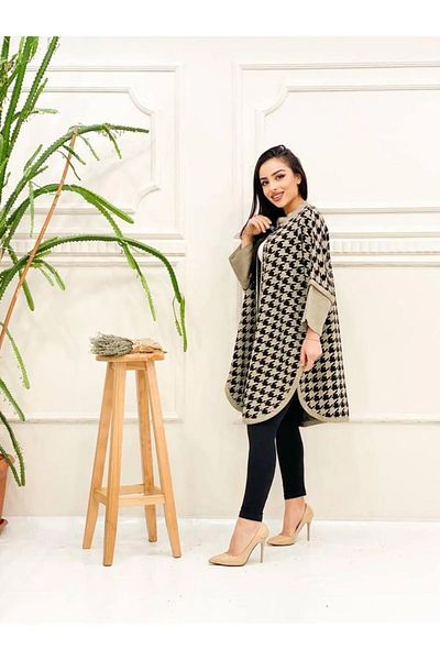 02Lady Fashion дамско пончо с шарка на перушина
