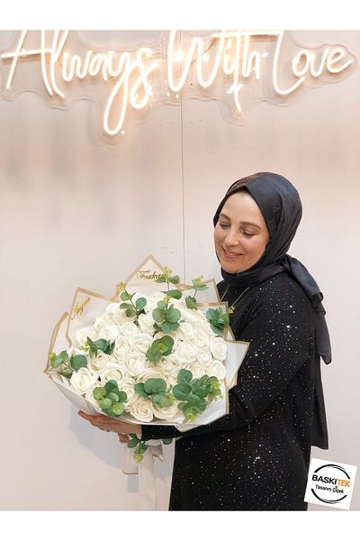 baskıtek Προσαρμοσμένη ανθοδέσμη Ecru Rose Girl's Wish, με διάταξη ευκαλύπτου, λουλούδι Wish, τεχνητή ανθοδέσμη Wish