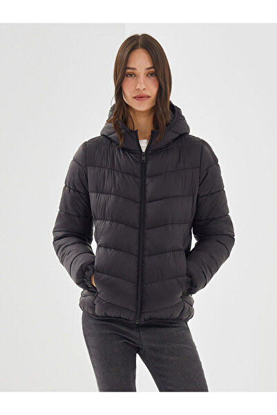 LC Waikiki Peak New Season Hooded Women's Puffer Jacket