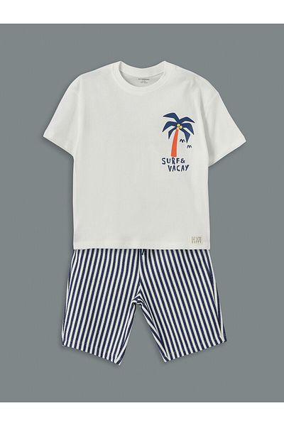 LC Waikiki طقم تي شيرت وشورت للأولاد مطبوع برقبة دائرية مكون من قطعتين