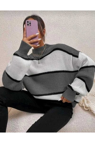 trikomode Gri Beyaz Yarım Balıkçı Oversize Kadın Çizgili Triko Kazak