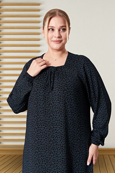 Ferace Kadın Buyuk Beden Kare Yaka Çizgili Elbise