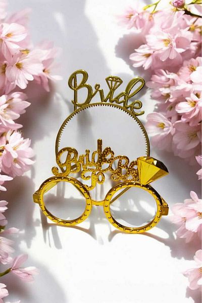 evinss Gold Crown Glasses Set - Bride to Be