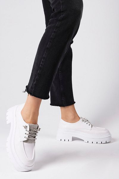 Mio Gusto White Color Thick Soled Women's Casual Oxford Shoes