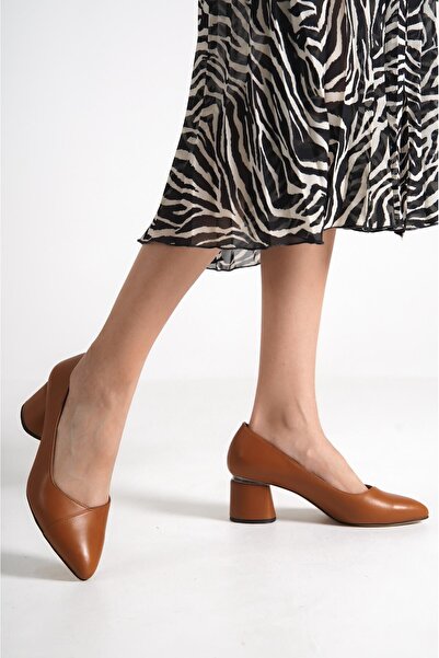 Tamdabu Ayakkabı حذاء نسائي أسود كاجوال بكعب عالٍ ومقدمة مدببة من الجلد الأصلي