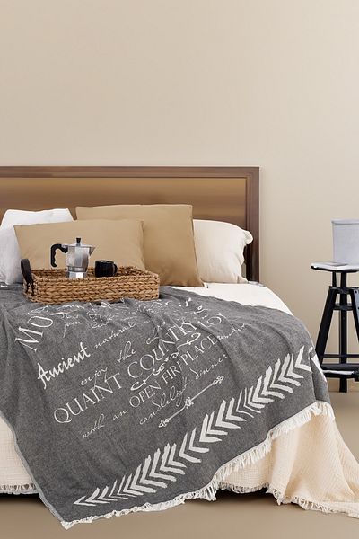 Barine Double Faced Jacquard Black Throw with Fleece Cover and Carry Belt - 130X170