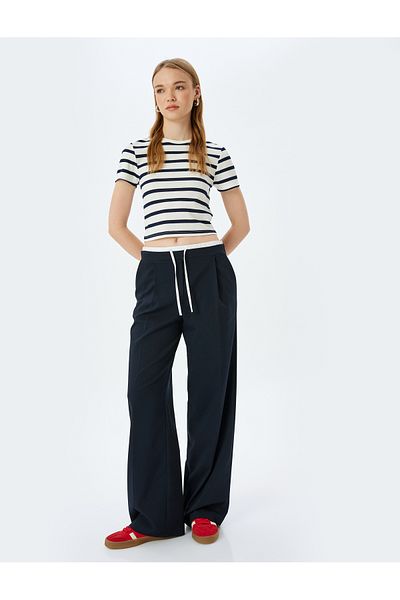 Koton New Season Basic ριγέ μπλουζάκι με κοντό μανίκι καμιζόλα με λεπτή εφαρμογή