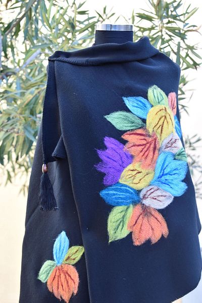 AYNALI BOHÇA Women's Black Wool Felting Etol Shawl