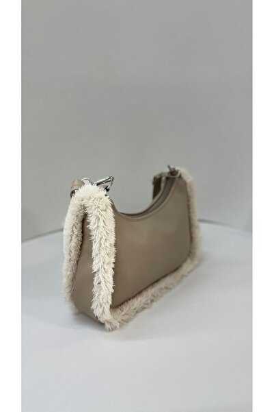 Ozy Bags حقيبة باجيت بتفاصيل قطيفة متقاطعة