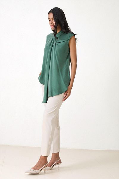 Setre Green Neck Detailed Sleeveless Relaxed Fit Blouse