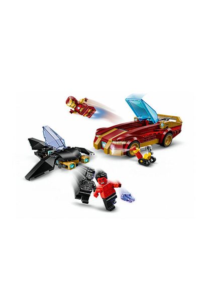 LEGO Marvel Iron Man with Carriage Black Panther Red Hulk a Against 76310