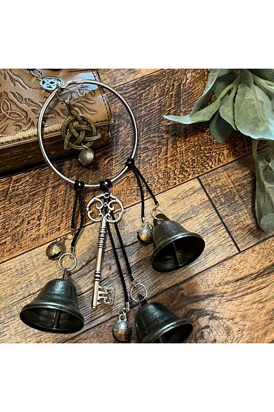 Choice 3gld-0738 1pc Witch Bell Doorknob Hanging Decorative Wicker Wind Chime Home Decoration