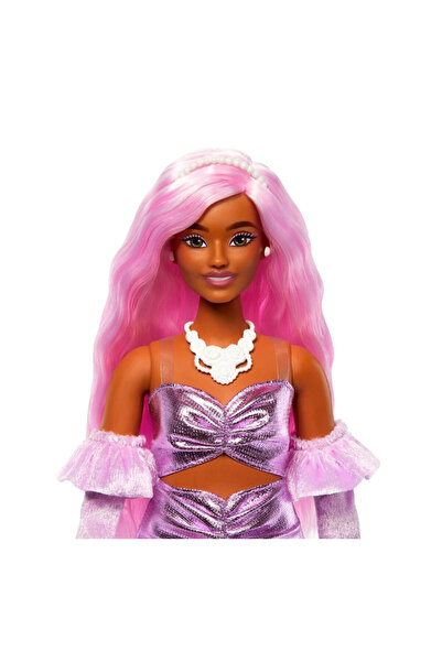 Barbie STİL İKONU™ Bebek - Pembe Saçlı, Parlak pembe elbisesi ve kadife eldivenleriyle HYV25