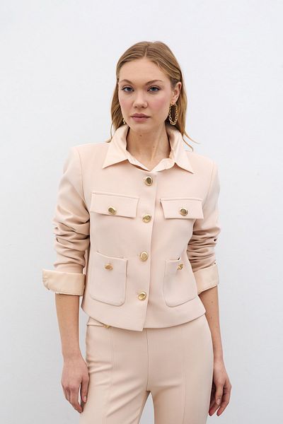 Sateen سترة قصيرة بأزرار - بيج