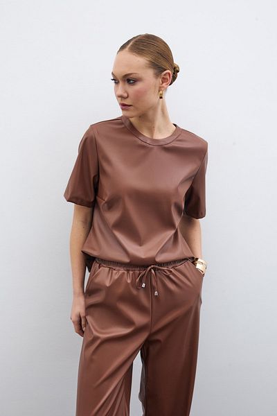 Sateen Bluză din piele cu mânecă scurtă de culoare maro