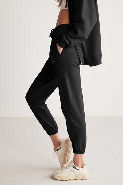 GRIMELANGE CARROLINE Kadın Nakış İşlemeli Relaxed Dar Paça Organik Pamuk Siyah Eşofman Altı