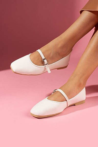 FUGA MODA Μπαλαρίνες με λουράκι με φυσική αγκράφα Belton White