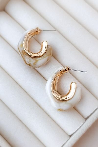 COSİTA Gold and Cream Detailed Marble Look Asymmetrical Vintage Design Earrings