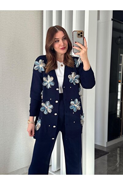 SGN طقم كارديجان وبنطلون نسائي بتفاصيل حجرية مطرزة بالزهور