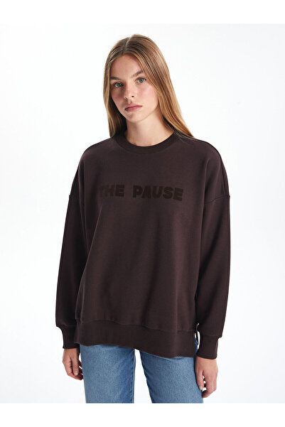 LC Waikiki طاقم الرقبة مطرزة البلوز المرأة كبيرة الحجم