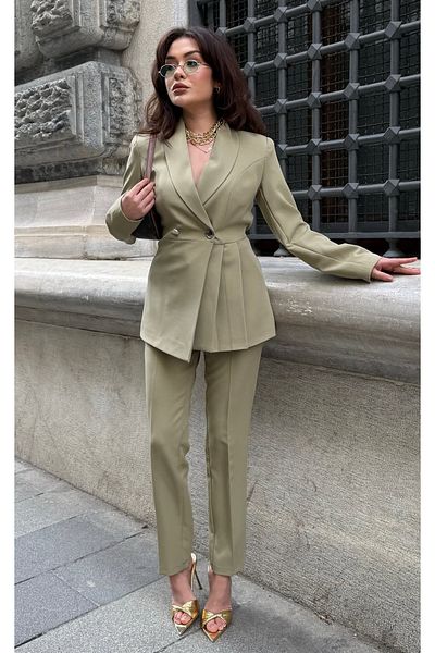pembekurdelem Khaki Color Women's Pleated Jacket and Trousers Set
