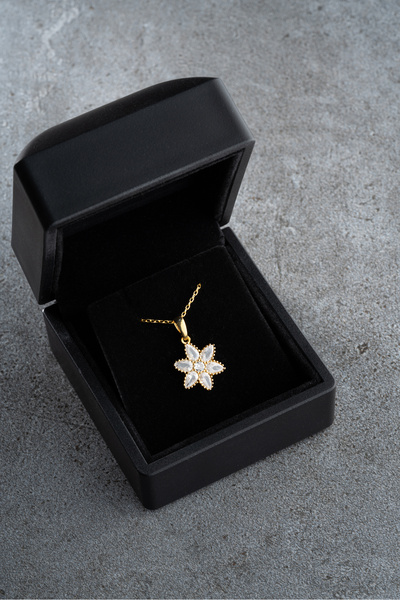 Silvano Jewelry 925 Ayar Gümüş Işıklı Kutuda Nergis Çiçeği Kolye