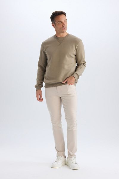 DeFacto Normale Passform, Rundhalsausschnitt, einfaches, gerades, dickes Sweatshirt T3777AZ25SP