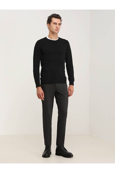 Kip Pulover negru din tricot cu model cu gât
