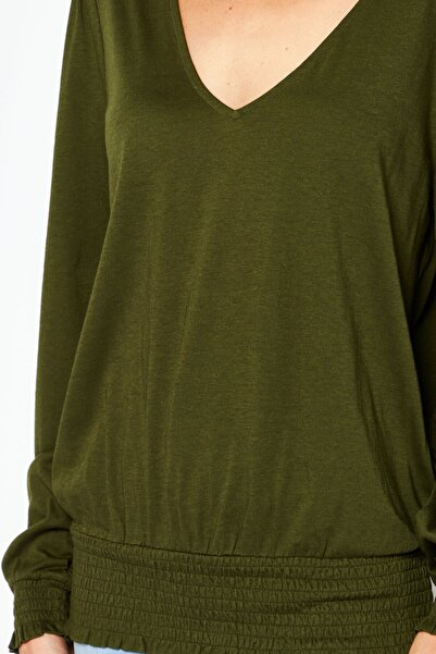 Michael Kors Women Petite V-Neck Bishop Sleeves Plain Top, Olive