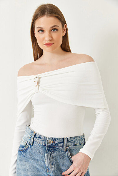 Bianco Lucci Kadın Madonna Yaka Kemer Detaylı Bluz 60261336