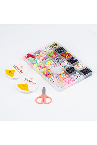 None خرز انجليزي مع لفافتين من الخيوط ومقص. 18-33-5475