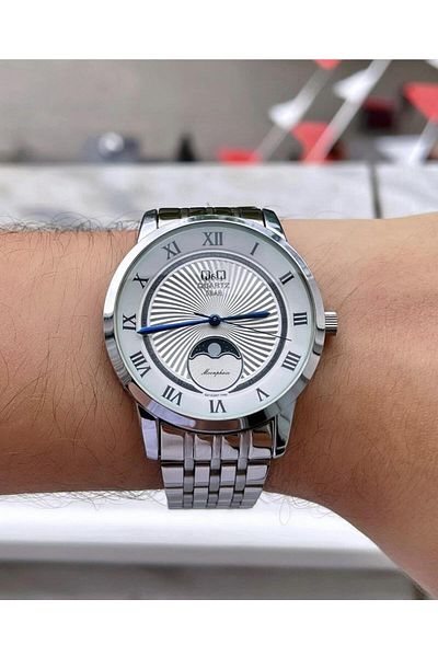 Q&Q Men's Metal Band Wristwatch