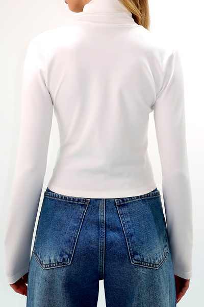VAGGON Bluză crop sezonieră pentru femei, albă, cu guler înalt, cu detaliu de nod, din țesătură scuba Prmx13462