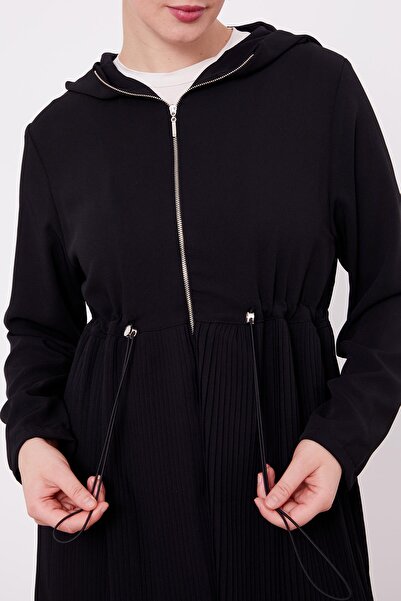 Levidor Double Suit with Pleated Detail