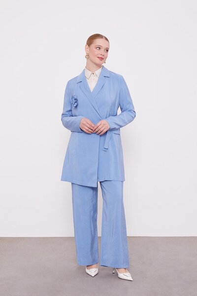 Levidor Blue Rose Brooch Detailed Jacket Set