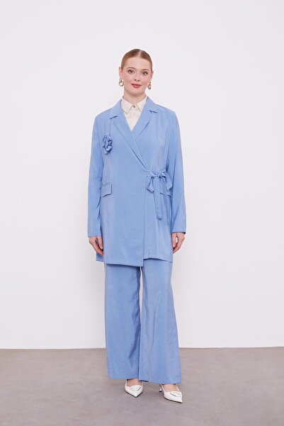 Levidor Blue Rose Brooch Detailed Jacket Set