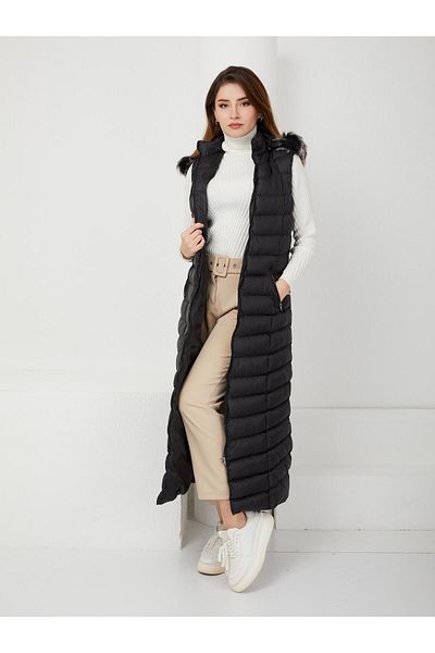 Olcay Lange Pufferweste mit abnehmbarer Fellkapuze, Schwarz 8201